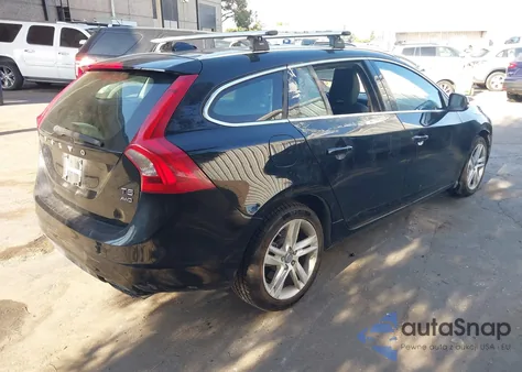 2015 Volvo V60 T5 Premier из США, поврежденный, VIN YV1612SB9F1201376